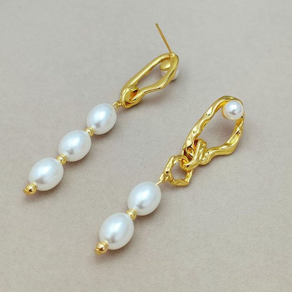 Asymmetric pearl gold dngle earrings SB-E2408027