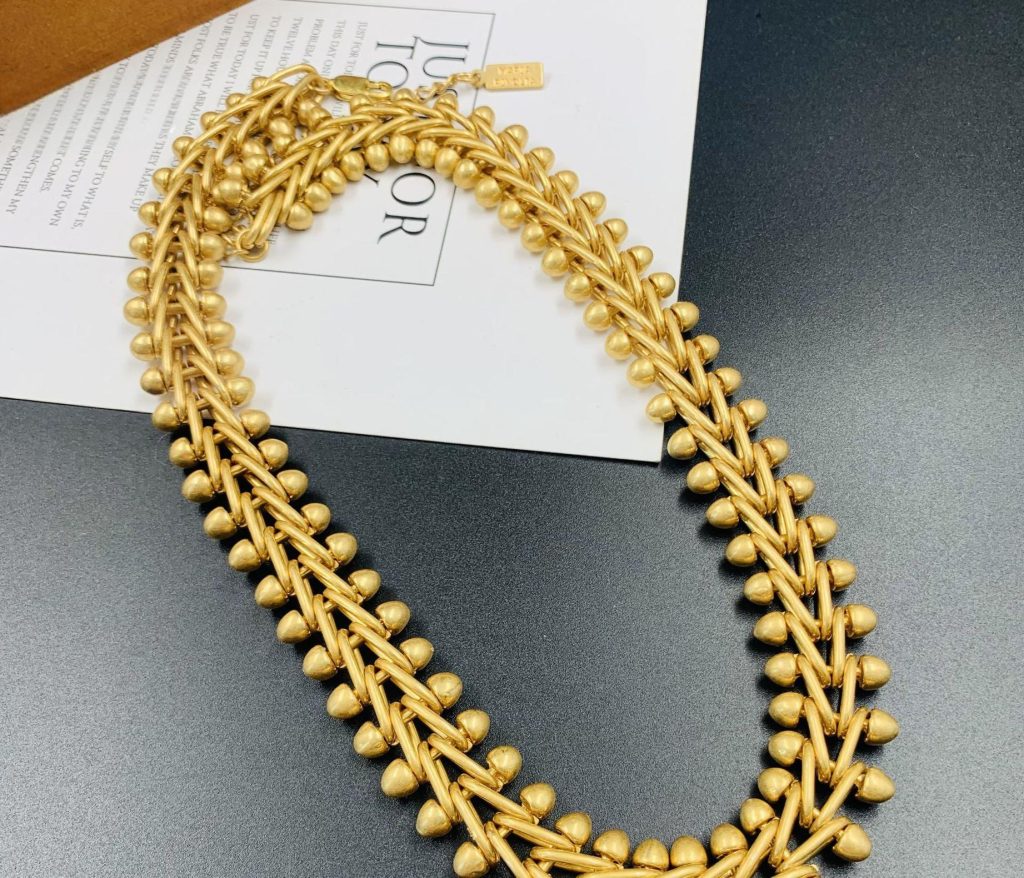 Medieva wide chain light luxury necklace JY-N2408002