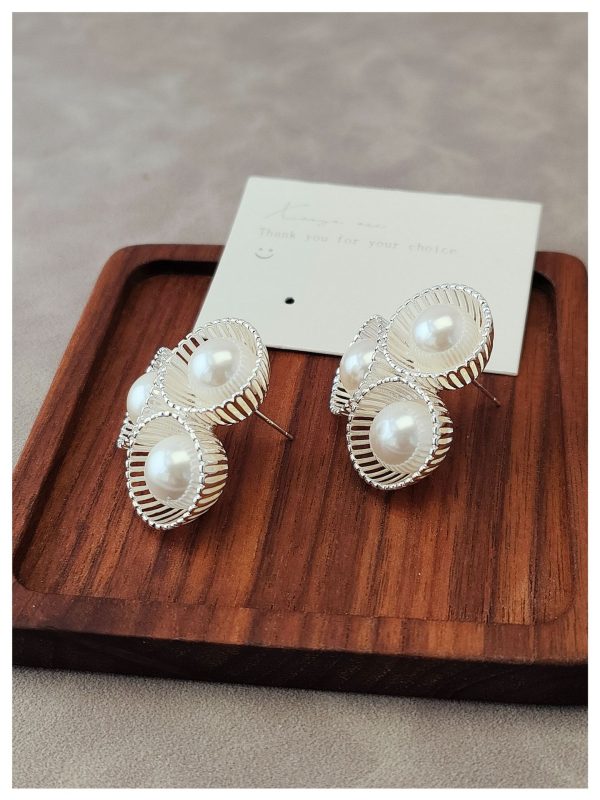 Pearl Flower Silver Womens Stud Earrings SB-E2408017