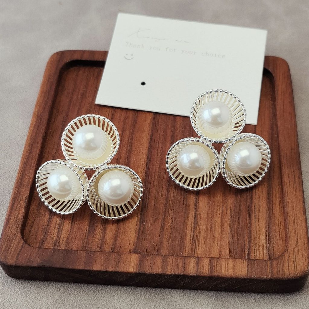 Pearl Flower Silver Womens Stud Earrings SB-E2408017