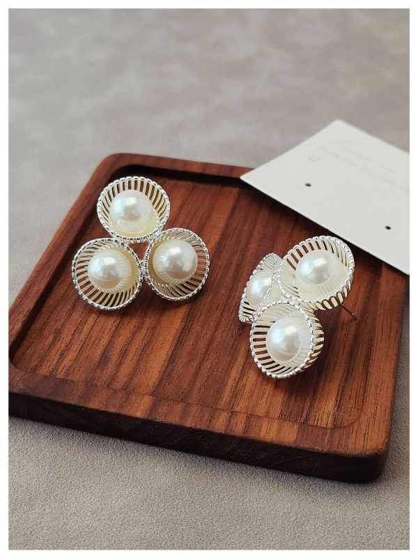 Pearl Flower Silver Womens Stud Earrings SB-E2408017