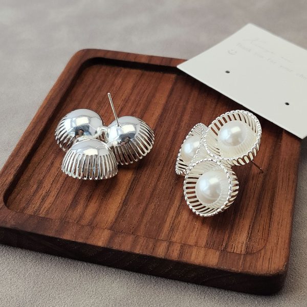 Pearl Flower Silver Womens Stud Earrings SB-E2408017