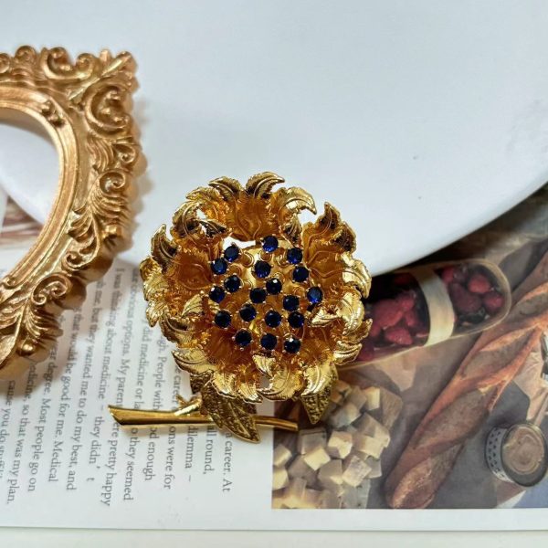 Vintage three-dimensional flower fashionable brooch GD-H2408002