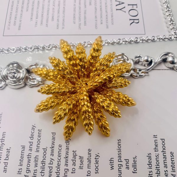 Western style multilayer gold brooch JY-H2408002