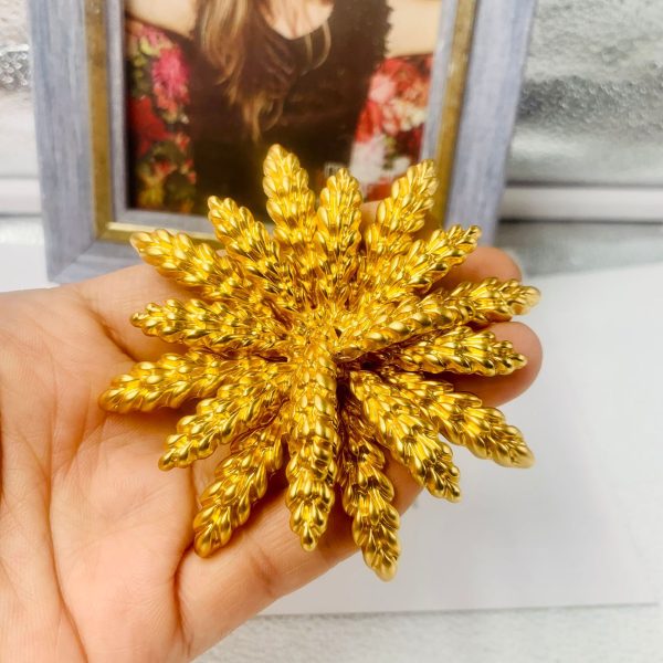 Western style multilayer gold brooch JY-H2408002